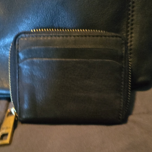 Margot Black Leather Crossbody Bag and Wallet Set - Picture 3 of 7